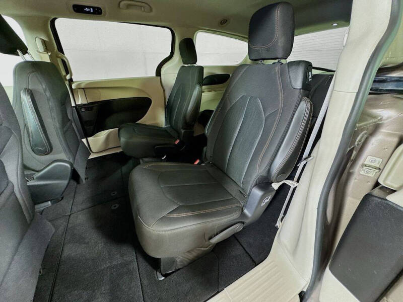 2017 Chrysler Pacifica LX