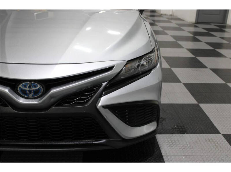 2022 Toyota Camry Hybrid SE Nightshade