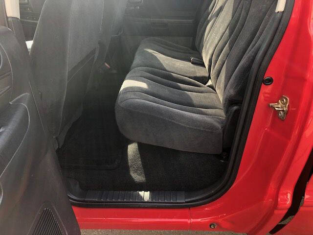 2002 Dodge Dakota for sale at Extreme Auto Plaza in Des Moines, IA