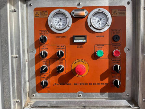 2014 Freightliner M2 106