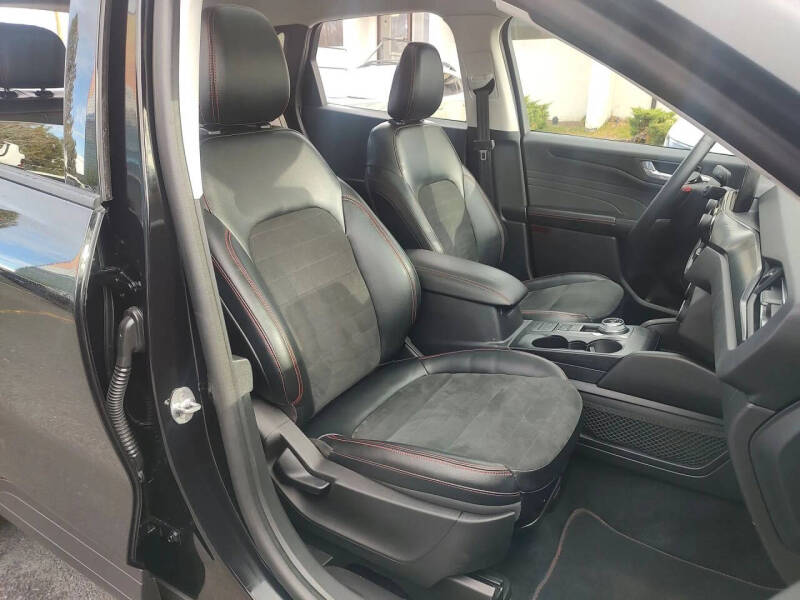 2022 Ford Escape SEL