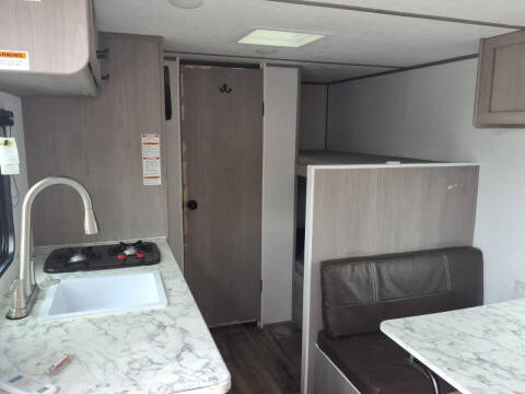 2024 Coleman 17B