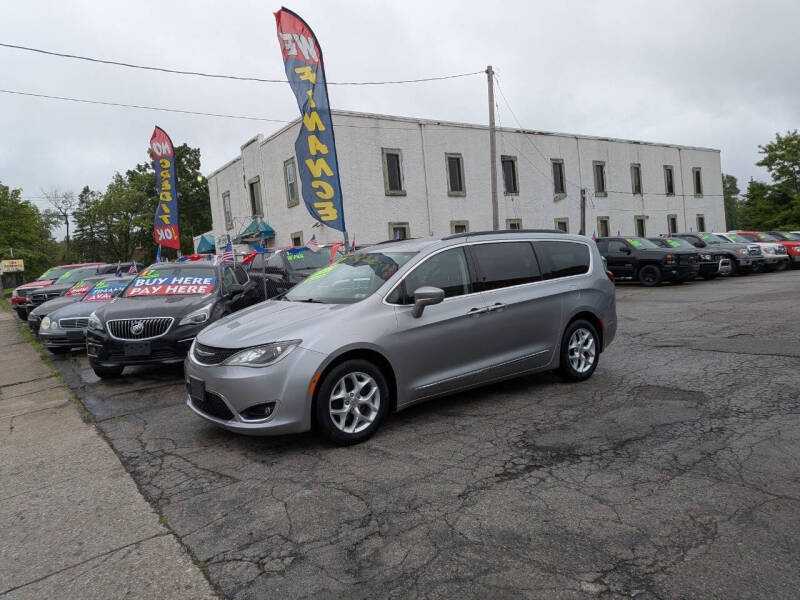 2017 Chrysler Pacifica Touring-L
