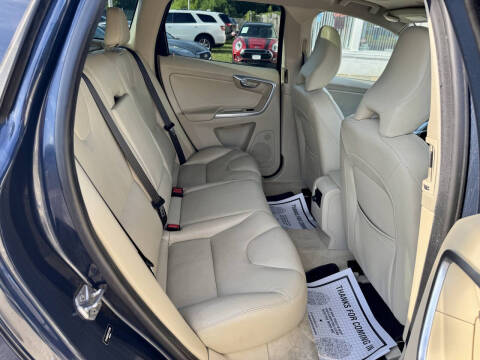 2015 Volvo XC60 T5 Drive-E Platinum