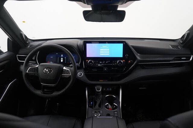 2025 Toyota Highlander XSE