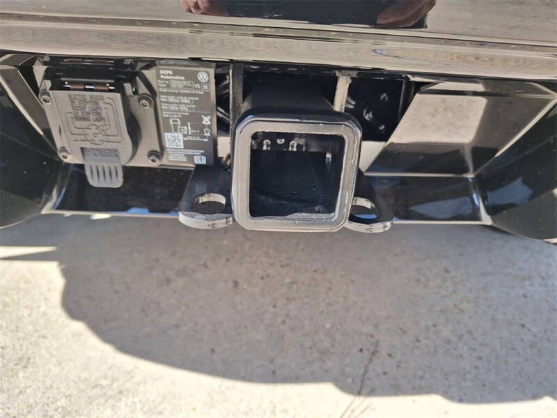 2026 Volkswagen Atlas Cross Sport SEL R-Line Black 4Motion