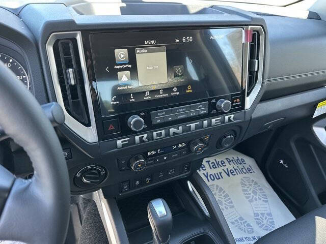 2025 Nissan Frontier SV