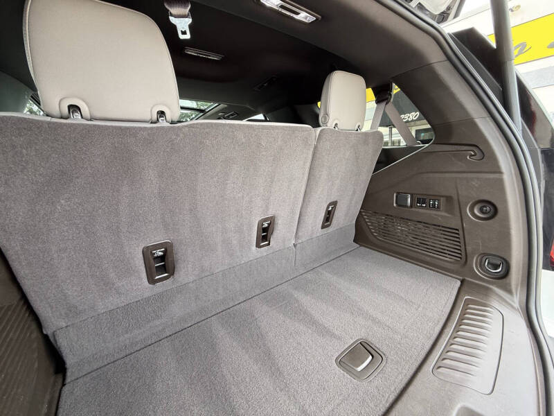 2025 GMC Yukon Elevation