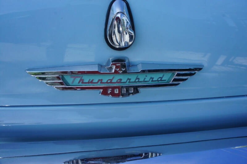 1957 Ford Thunderbird