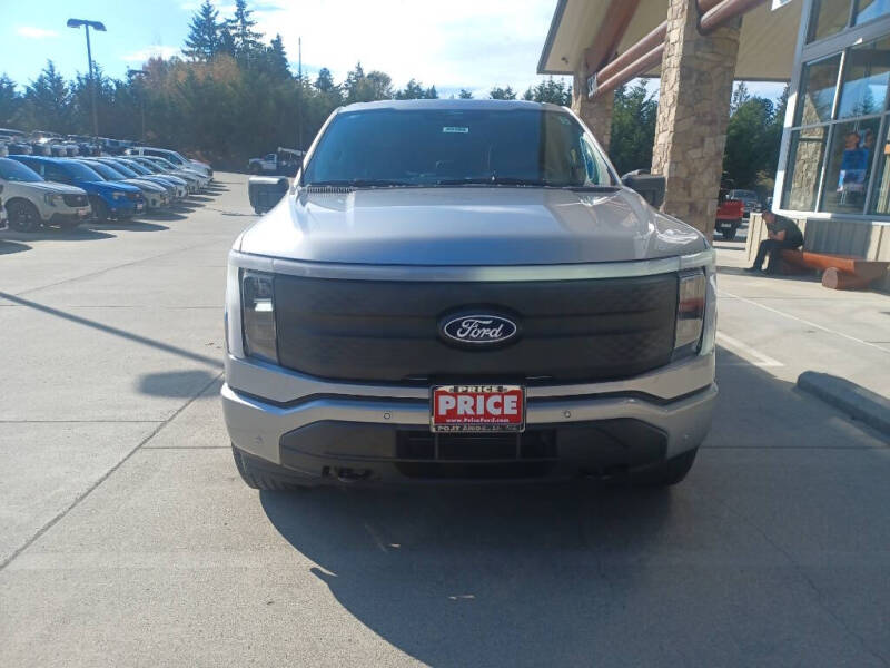 2025 Ford F-150 Lightning Flash