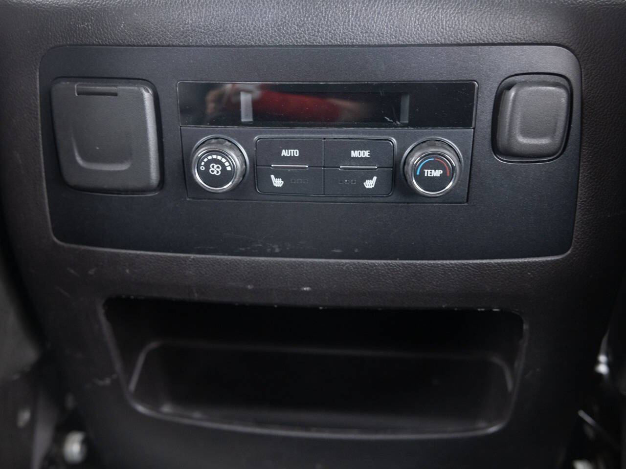 Used Car 2017 Chevrolet Suburban  Premier 4x4 4dr Suv For Sale Under $30,000 In Coal City, Illinois