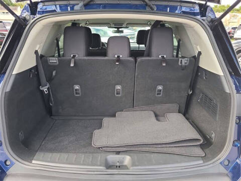 2024 Nissan Pathfinder SV