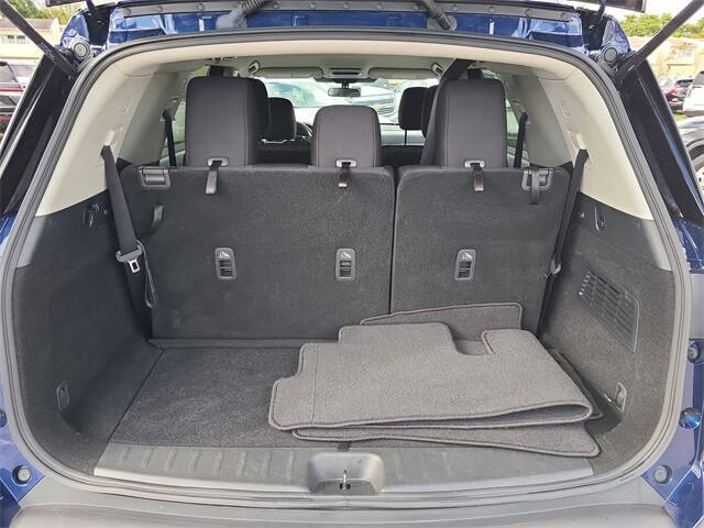 2024 Nissan Pathfinder SV