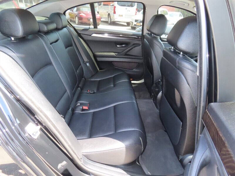 2016 BMW 5 Series 528i