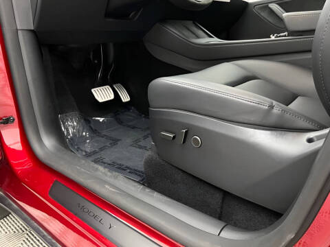 2025 Tesla Model Y Performance