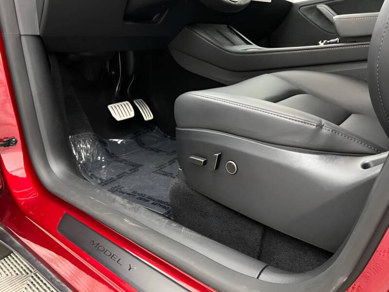 2025 Tesla Model Y Performance