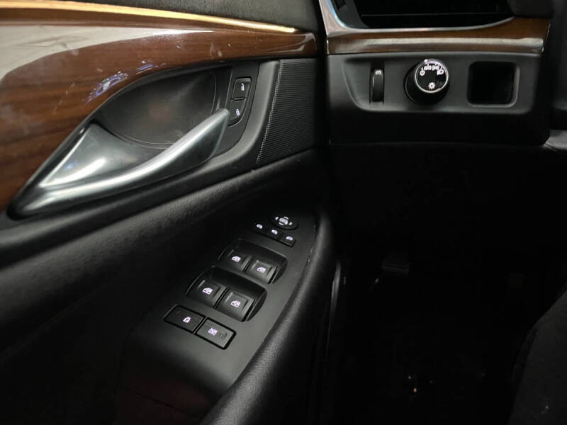 2017 Cadillac Escalade Luxury