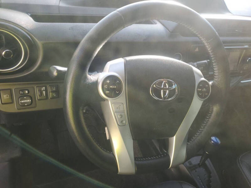 2017 Toyota Prius c Three