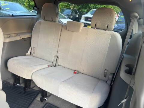 2012 Toyota Sienna