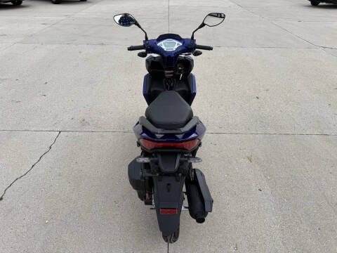 2025 Wolf V12 200i