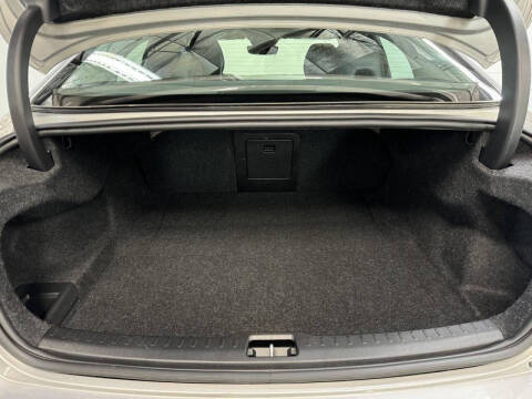 2024 Volvo S60 B5 Plus Dark Theme