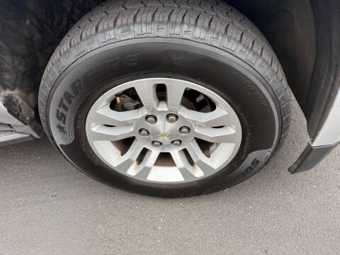 2016 Chevrolet Suburban LS