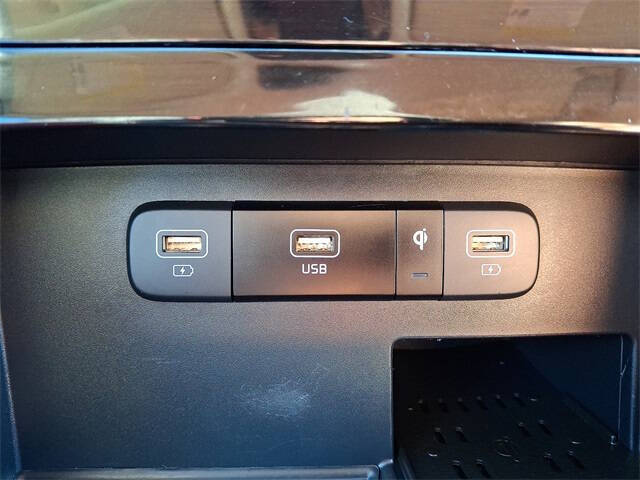 2022 Kia Carnival SX