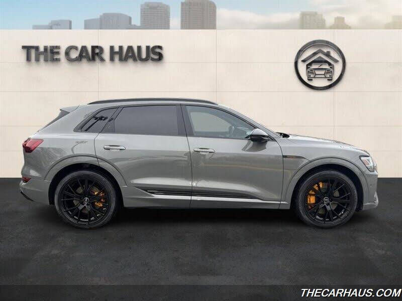 2022 Audi e-tron quattro Chronos