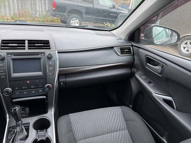 2017 Toyota Camry LE