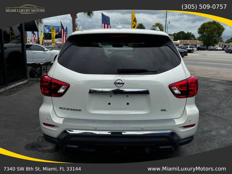2020 Nissan Pathfinder SL