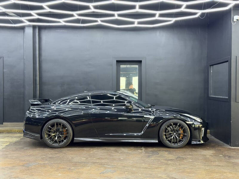 2017 Nissan GT-R Premium