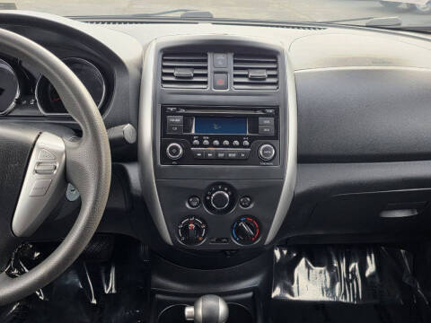 2016 Nissan Versa 1.6 SV