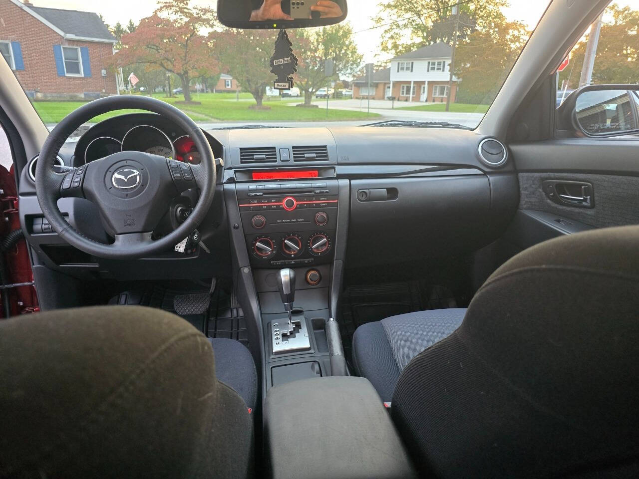 2009 Mazda Mazda3 for sale at QUEENSGATE AUTO SALES in York, PA