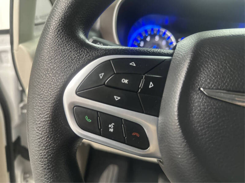 2020 Chrysler Voyager LXi