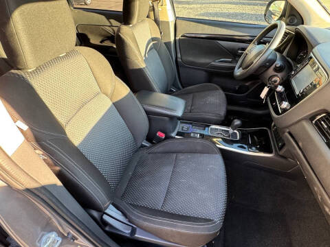 2020 Mitsubishi Outlander ES