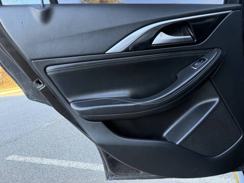 2018 Infiniti QX30 Premium