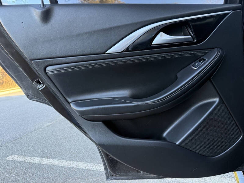 2018 Infiniti QX30 Premium