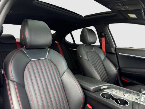 2023 Genesis G70