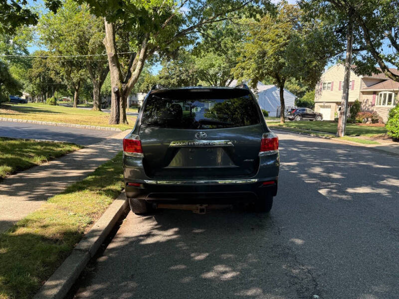 2012 Toyota Highlander SE
