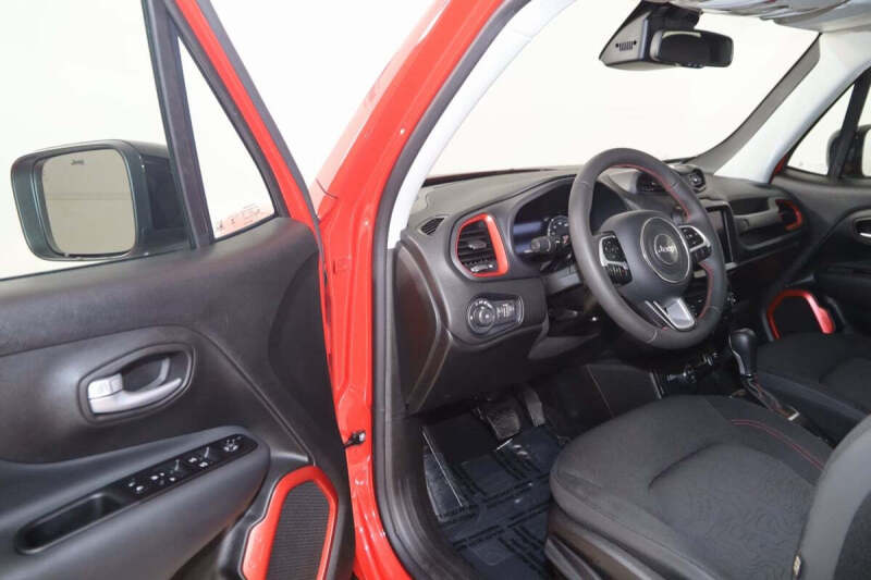 2023 Jeep Renegade Trailhawk