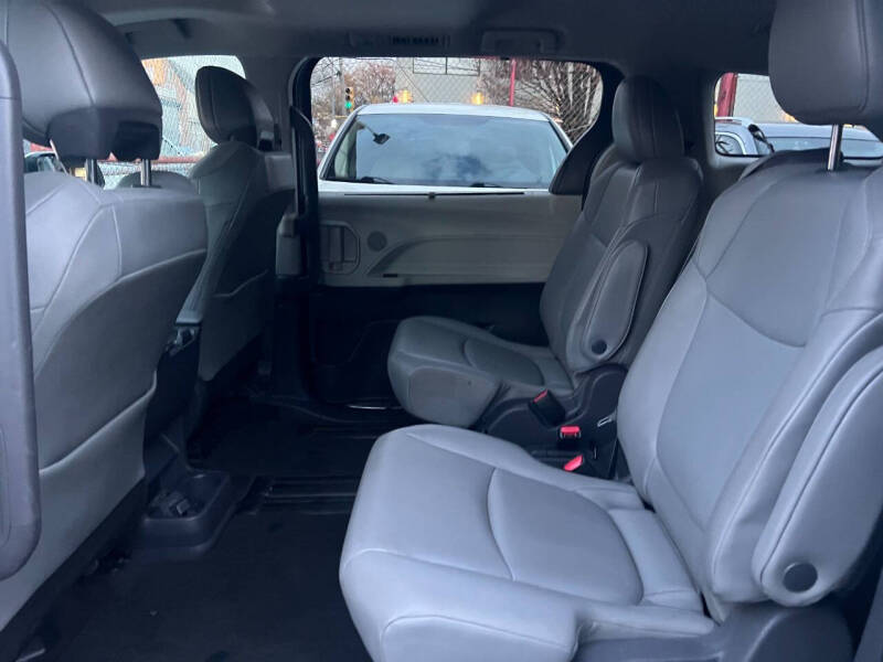 2021 Toyota Sienna XLE 7-Passenger