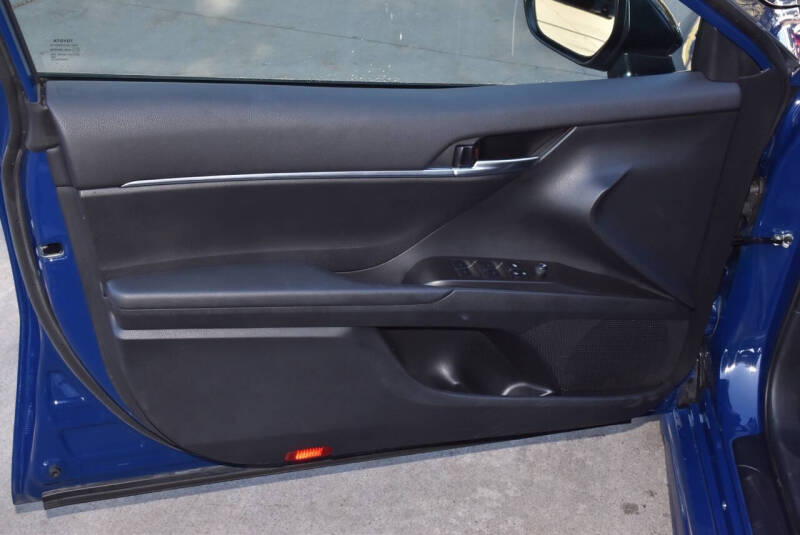 2024 Toyota Camry Hybrid SE