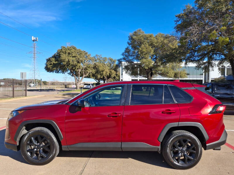 2022 Toyota RAV4 LE