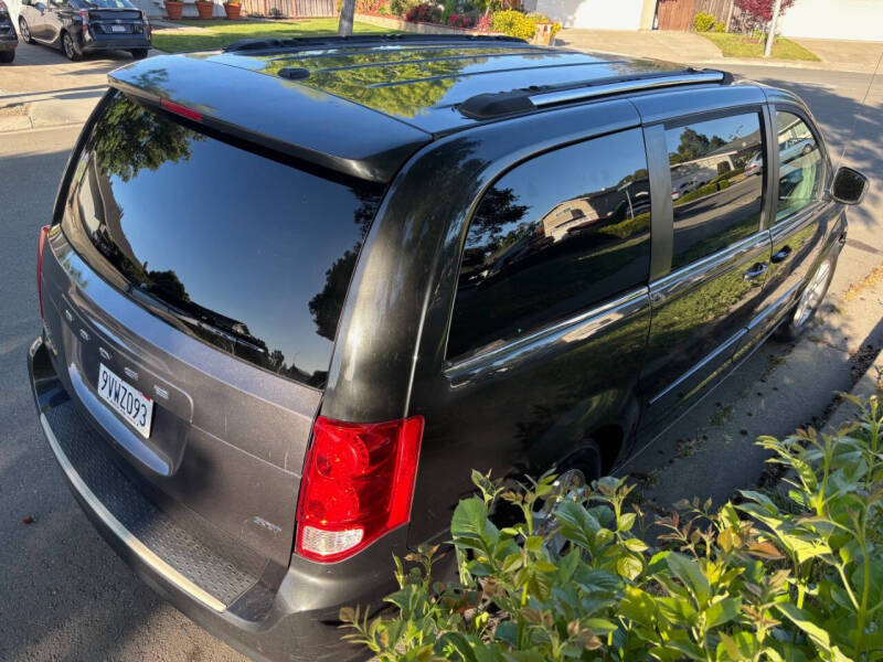 2012 Dodge Grand Caravan Crew