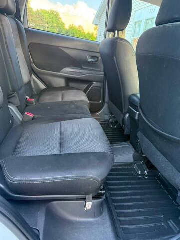 2018 Mitsubishi Outlander ES
