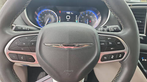 2023 Chrysler Pacifica Touring L