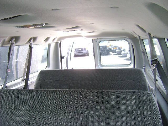 2004 Ford E-Series E-150 XL