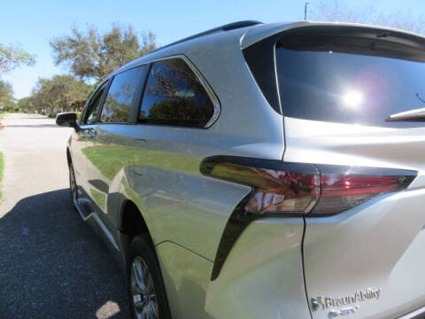 2025 Toyota Sienna XLE 8-Passenger