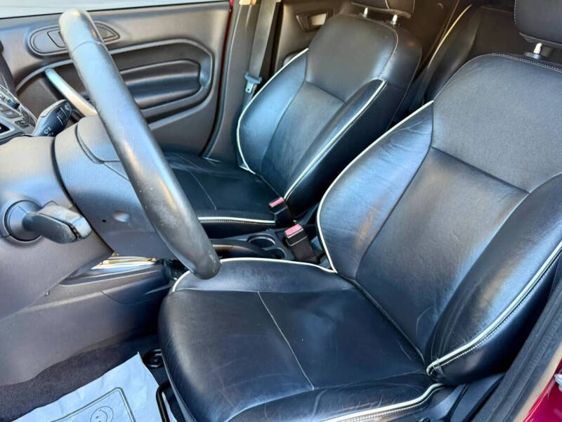 2011 Ford Fiesta SES