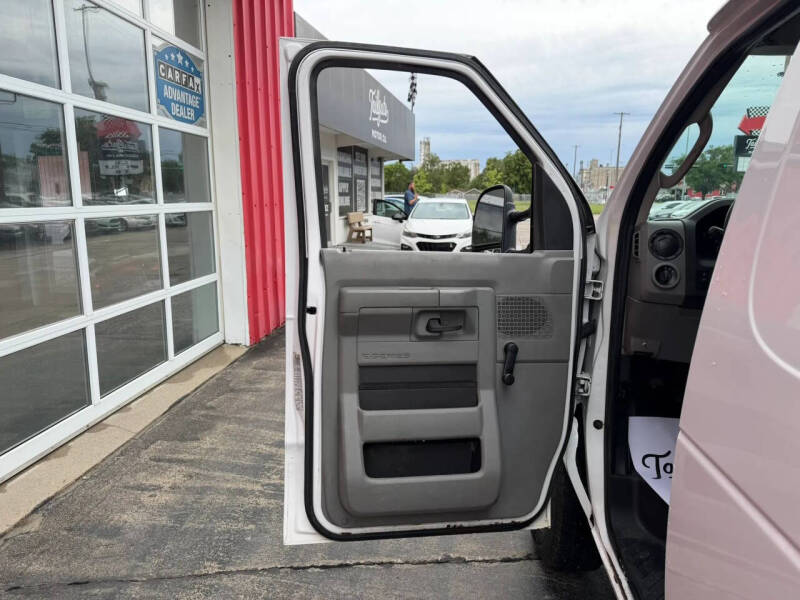 2014 Ford E-Series E-150